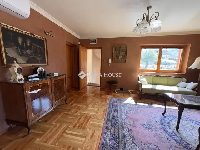 Eladó lakás Pécs, Ürög 92 nm