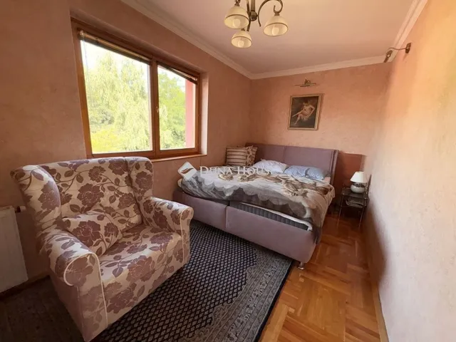 Eladó lakás Pécs, Ürög 92 nm