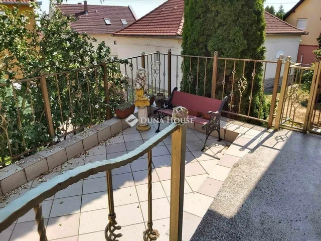 Eladó lakás Pécs, Egyetemváros 97 nm