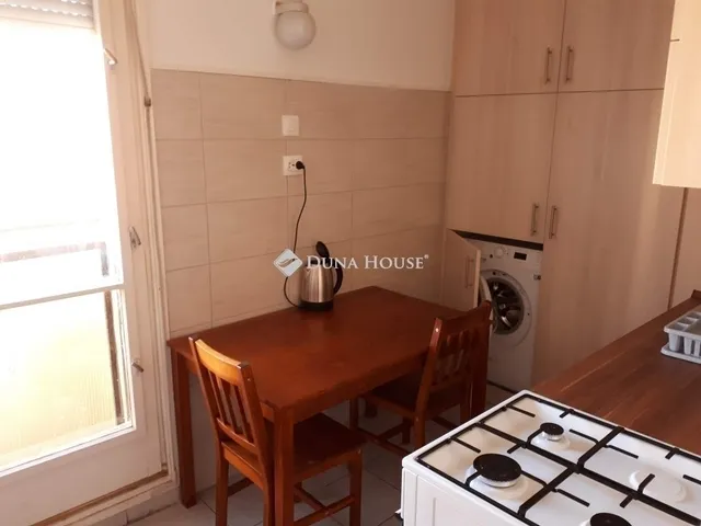 Eladó lakás Pécs, Egyetemváros 64 nm