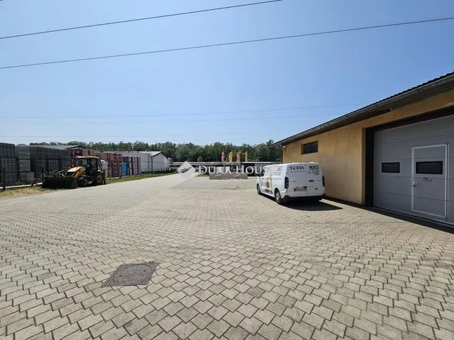 Kiadó kereskedelmi és ipari ingatlan Pécs, Tüskésrét 150 nm