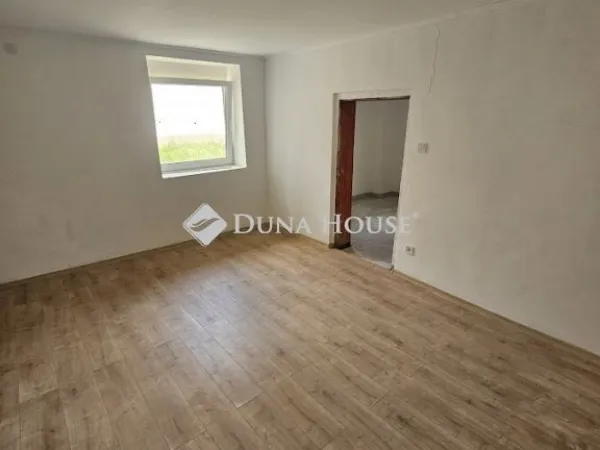 Eladó ház Újpetre 60 nm