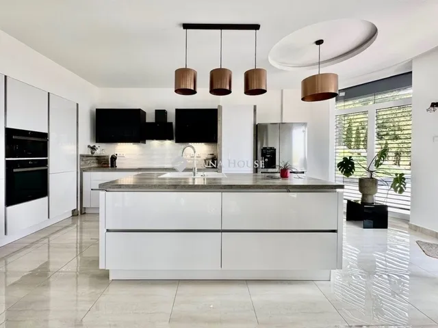 Eladó ház Pécs, Mecsekoldal 400 nm