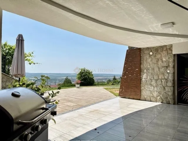 Eladó ház Pécs, Mecsekoldal 400 nm