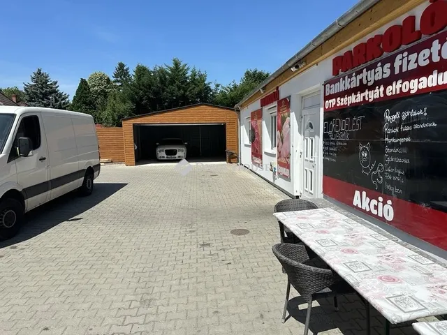 Eladó kereskedelmi és ipari ingatlan Pécs, Kertváros 106 nm