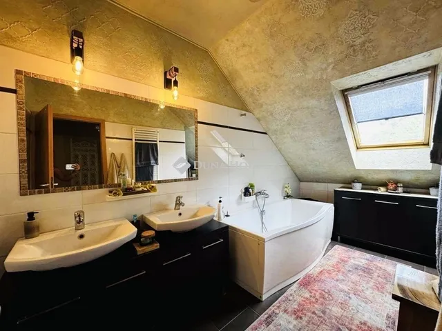 Eladó lakás Pécs, Ledina 110 nm