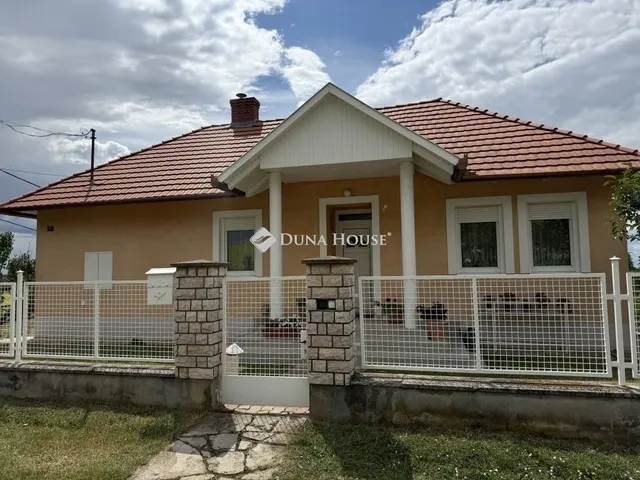 Eladó ház Pécs, Kertváros 135 nm