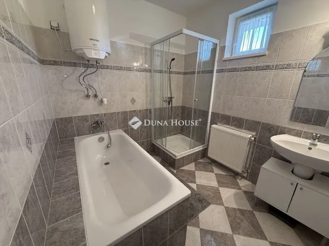 Eladó ház Pécs, Kertváros 135 nm