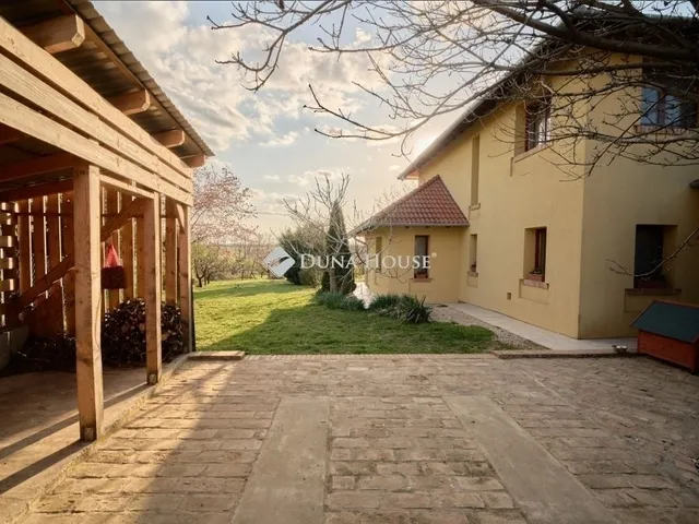 Eladó ház Nagykozár 160 nm