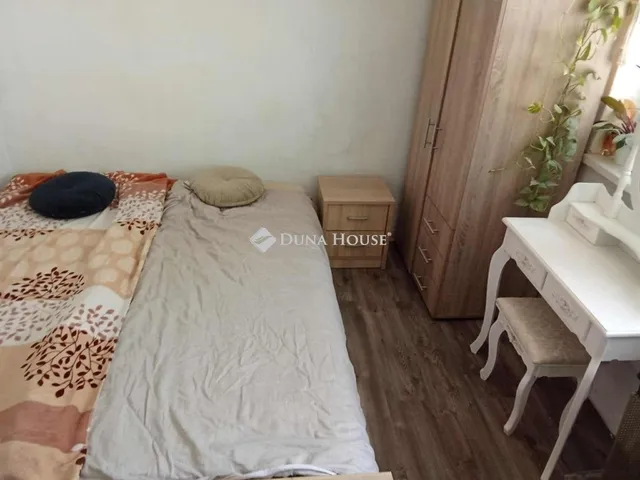 Eladó ház Pécs, Ledina 22 nm
