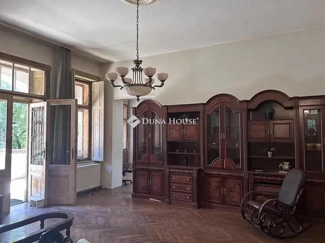 Eladó ház Pécs, Mecsekoldal 235 nm