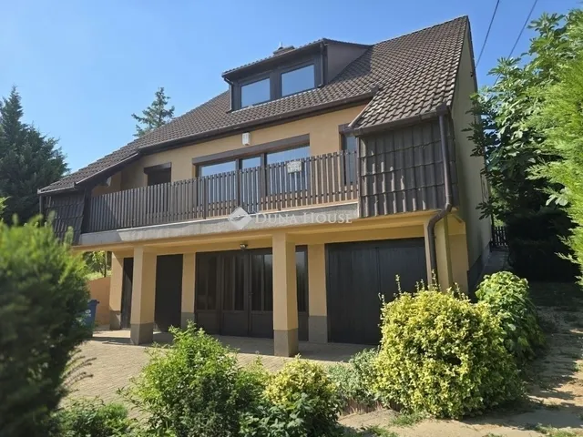 Eladó ház Pécs, Egyetemváros 165 nm