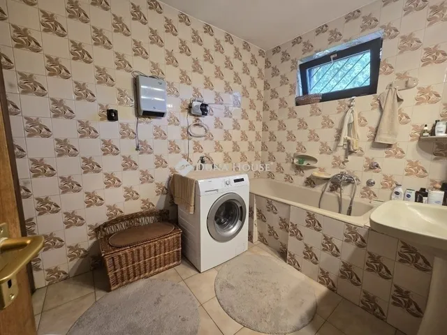 Eladó ház Pécs, Ürög 165 nm