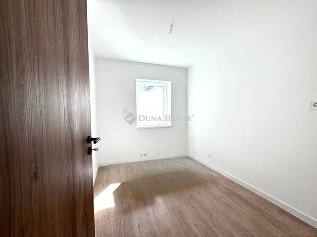 Eladó lakás Pécs, Ürög 92 nm