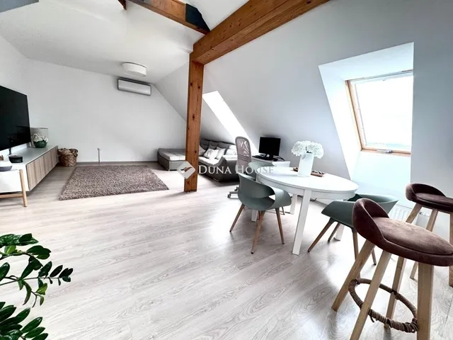 Eladó lakás Pécs, Patacs 116 nm