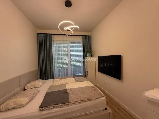 Eladó lakás Pécs, Szkókó 93 nm