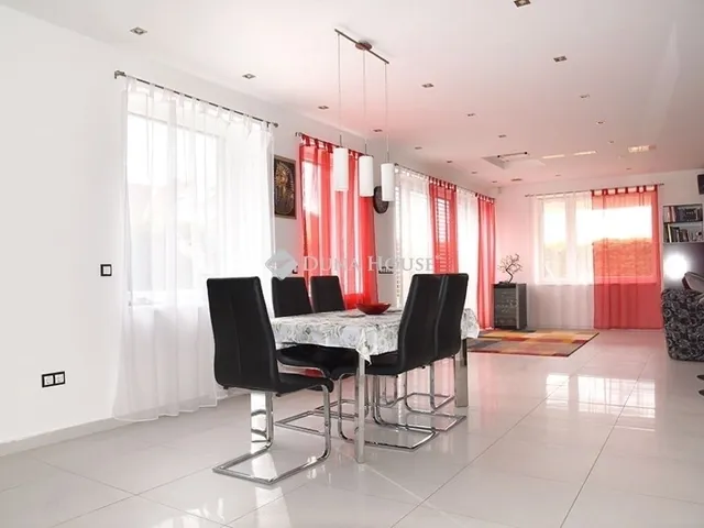 Eladó ház Nagykozár 156 nm