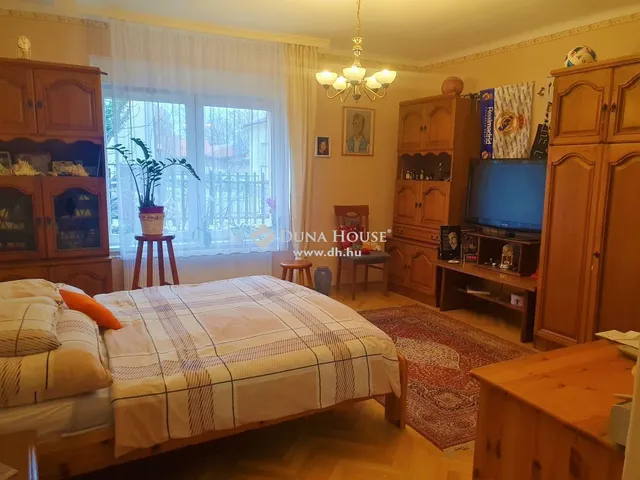 Eladó ház Pécs, Kertváros 240 nm