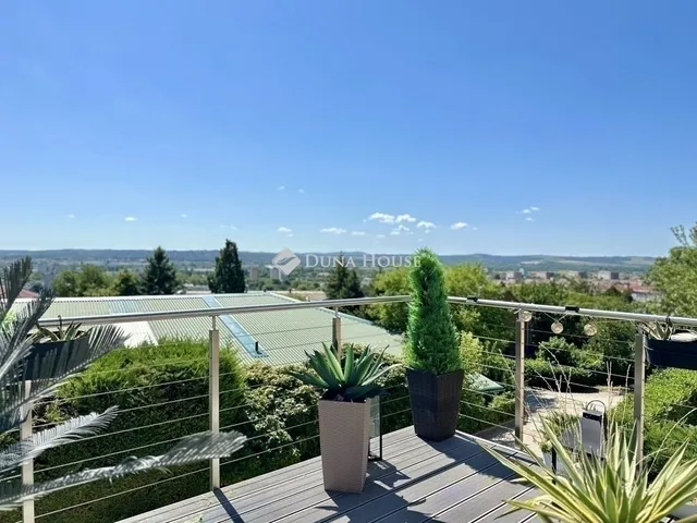 Eladó ház Pécs, Makár 186 nm