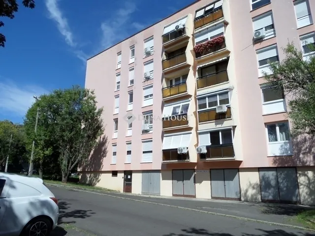 Eladó lakás Pécs, Kertváros 67 nm