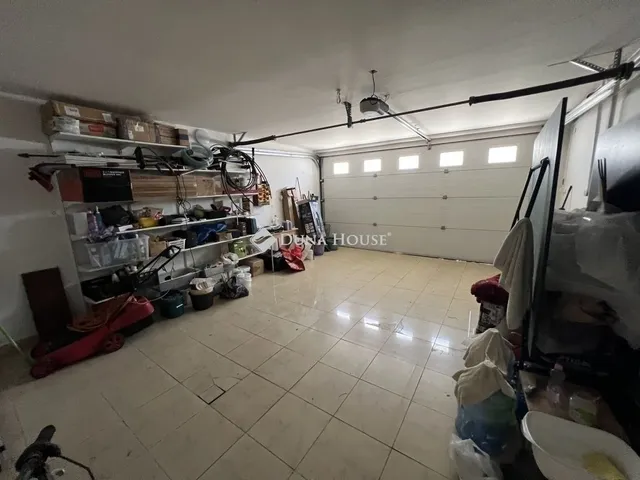 Eladó ház Pécs, Bálics 200 nm