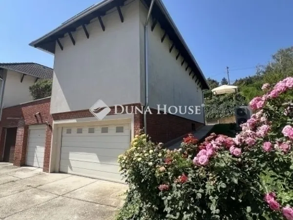 Eladó ház Pécs, Bálics 200 nm