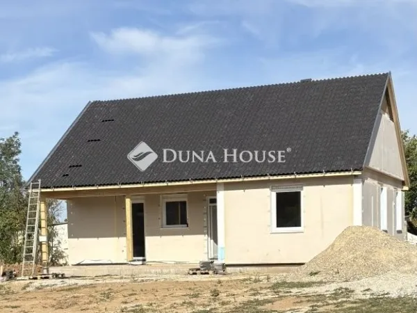 Eladó ház Kozármisleny 89 nm