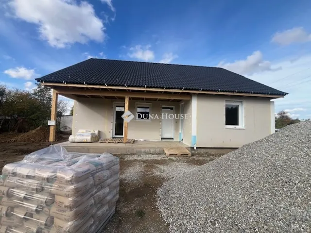 Eladó ház Kozármisleny 89 nm