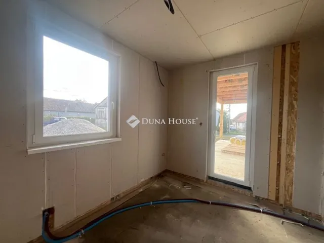 Eladó ház Kozármisleny 89 nm