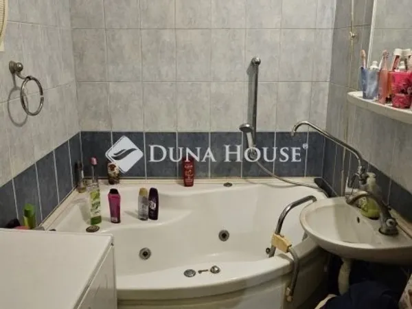 Eladó lakás Pécs, Kertváros 59 nm