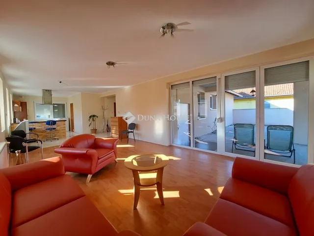 Kiadó ház Baksa 140 nm