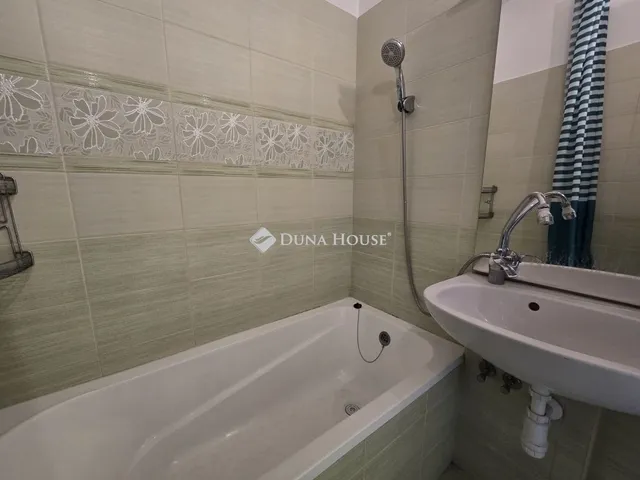 Eladó lakás Pécs, Kertváros 64 nm