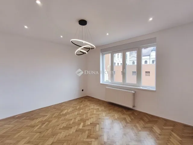 Eladó lakás Pécs, Belváros 129 nm