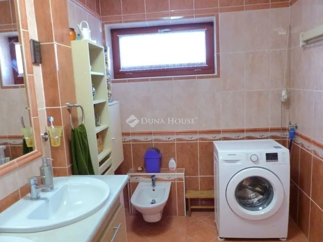 Eladó ház Kozármisleny 180 nm