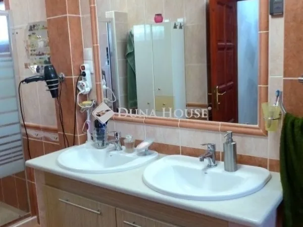 Eladó ház Kozármisleny 180 nm