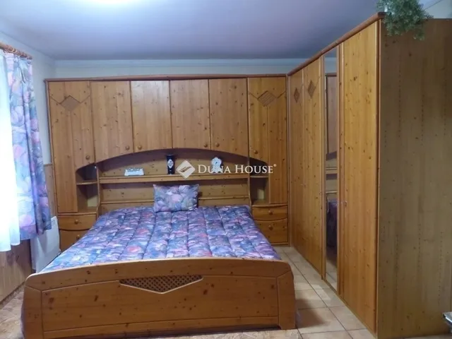 Eladó ház Kozármisleny 180 nm