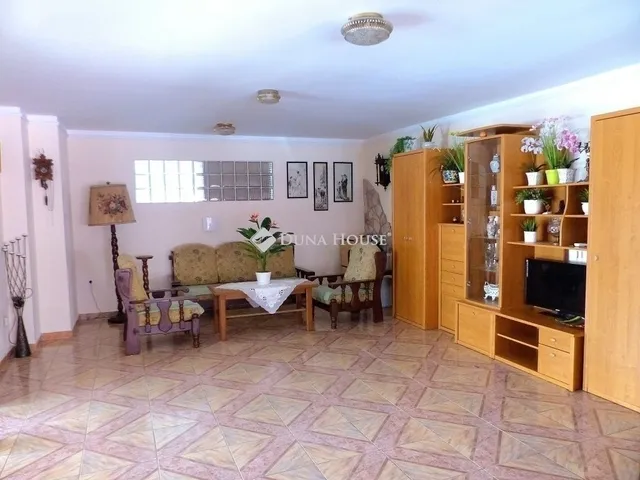 Eladó ház Kozármisleny 180 nm