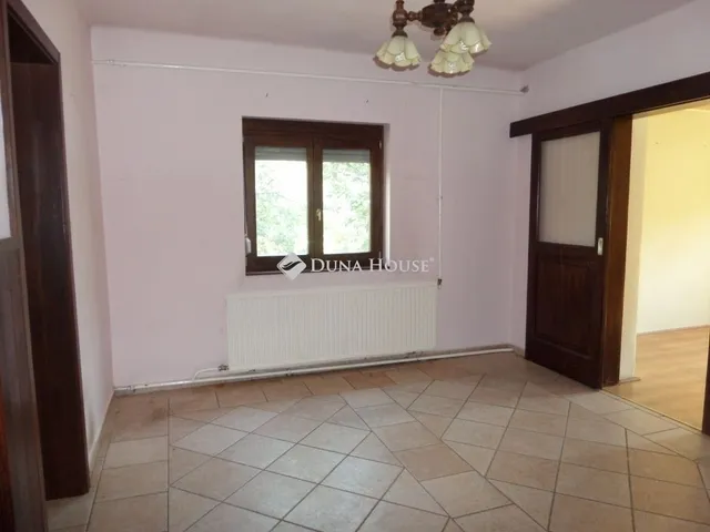 Eladó ház Pécs, Postavölgy 191 nm