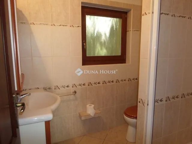 Eladó ház Pécs, Postavölgy 191 nm