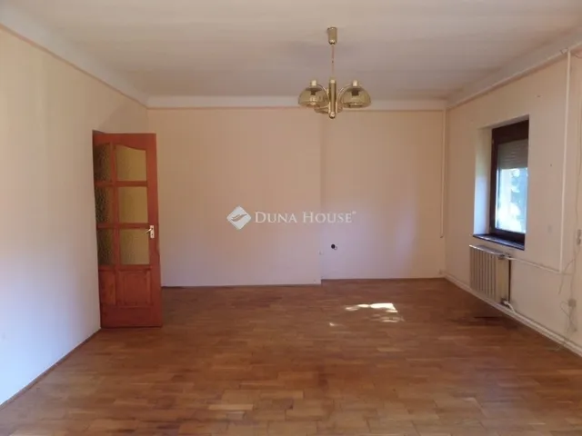 Eladó ház Pécs, Postavölgy 191 nm