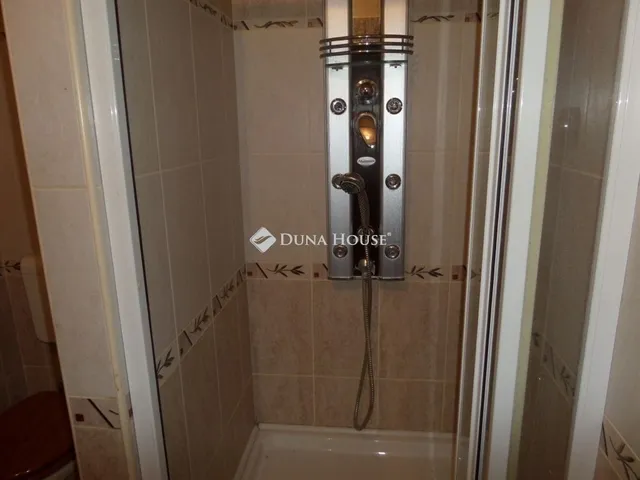 Eladó ház Pécs, Postavölgy 191 nm