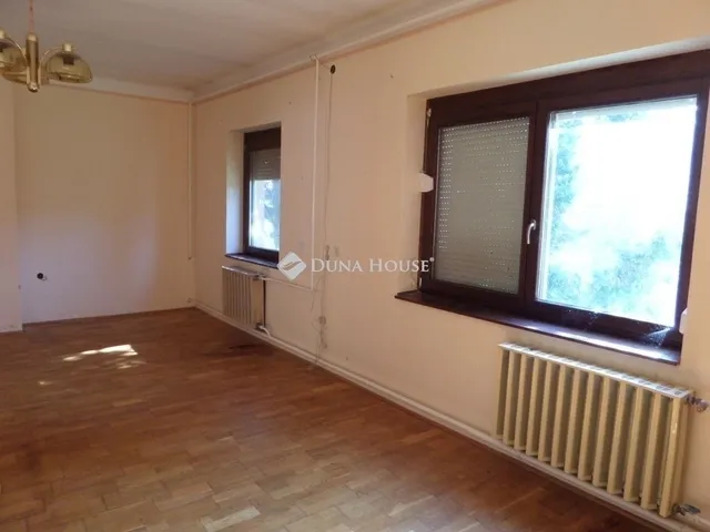 Eladó ház Pécs, Postavölgy 191 nm