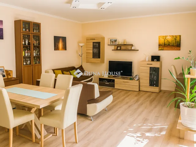 Eladó ház Pécs, Bálics 200 nm