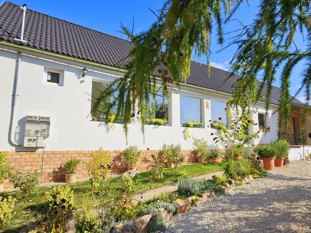 Eladó ház Baksa 100 nm