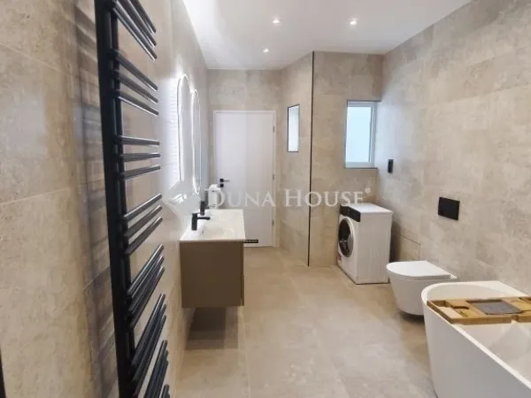 Eladó lakás Pécs, Belváros 129 nm