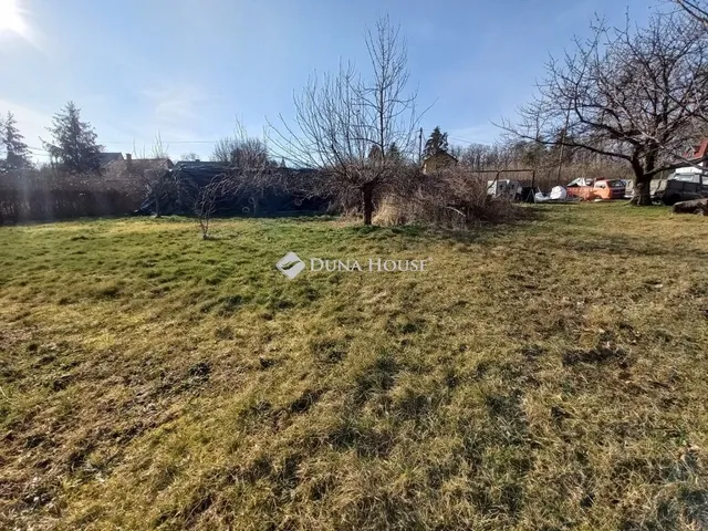 Eladó telek Pécs 895 nm