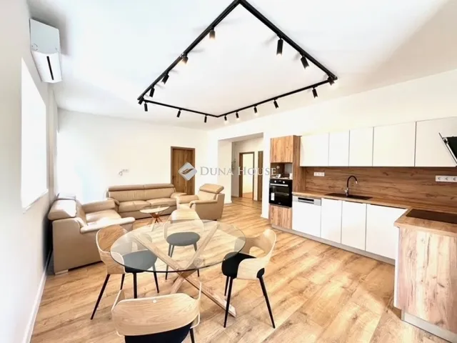 Eladó lakás Pécs 67 nm