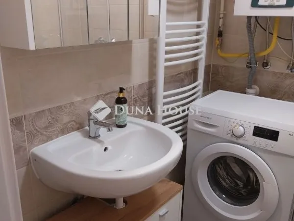 Kiadó lakás Pécs, Egyetemváros 55 nm