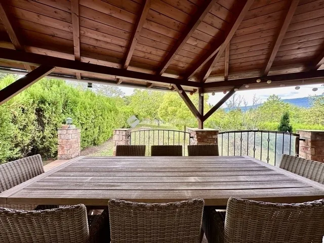 Eladó ház Pécs, Makár 300 nm