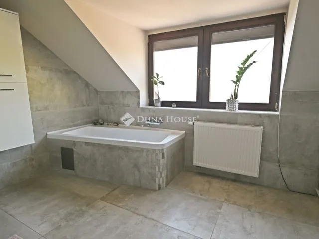 Eladó ház Pécs, Mecsekoldal 147 nm